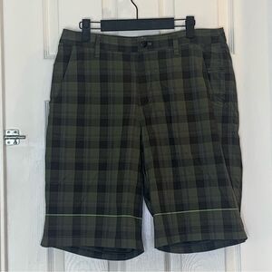 Lululemon Men's Kahuna Casual Golf Bermuda Walking Shorts Size 34 Green Plaid